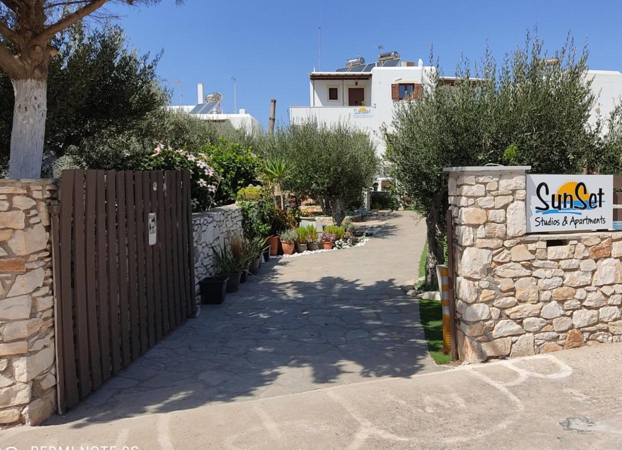 Sunset Studios And Apartments For Adults Over 21 Only Nausa Exteriér fotografie